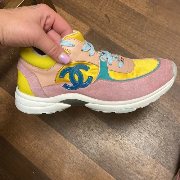 Chanel sneakers! Size 7! GUC! - Picture 6 of 7